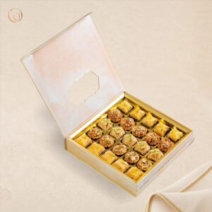 Radhe Premium Baklava gift box, 500 g, open, with 25 assorted baklava pieces